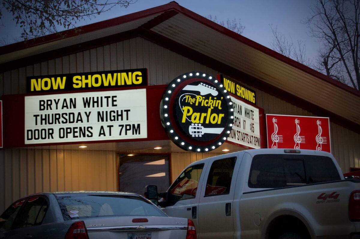The Pickin' Parlor