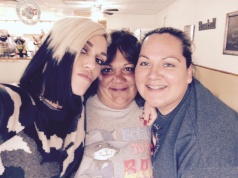Gwen Stefani’s visit to small town humanizes pop star Gwen Stefani at Dairy Queen