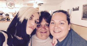 Gwen Stefani’s visit to small town humanizes pop star Gwen Stefani at Dairy Queen