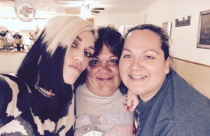 Gwen Stefani’s visit to small town humanizes pop star Gwen Stefani at Dairy Queen