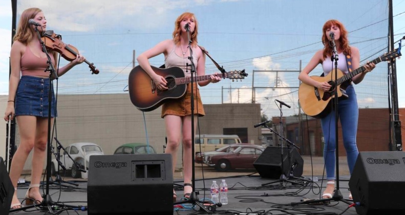 Annie Oakley musicians