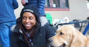 Elizabeth Warren’s golden retriever steals show in Iowa golden retriever