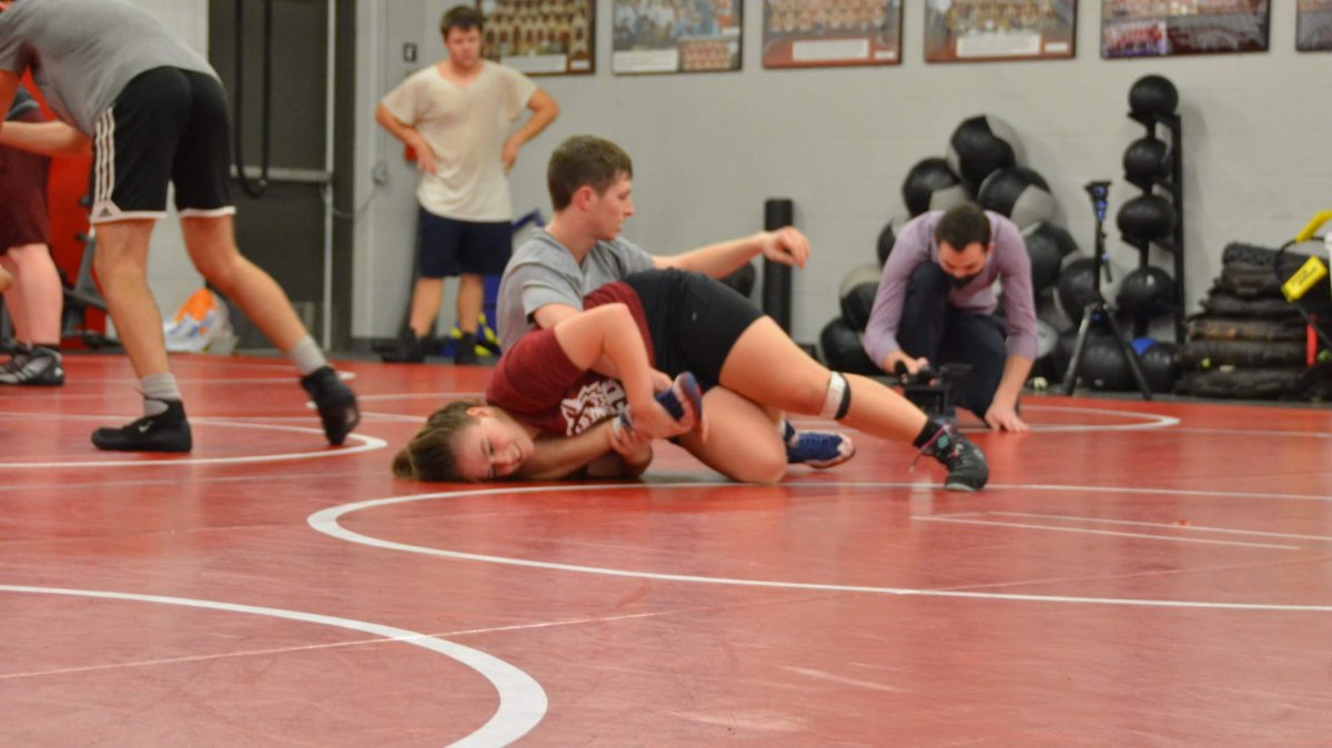 girls' wrestling