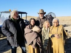 Kiowa elder bonds with 10-year-old actress on ‘News of The World’ movie set News of The World