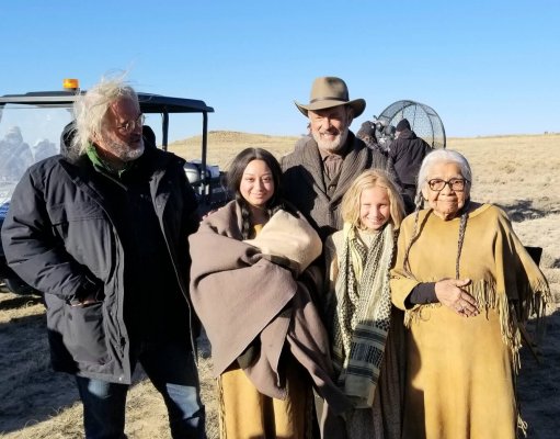 Kiowa elder bonds with 10-year-old actress on ‘News of The World’ movie set News of The World
