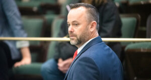 Rep. Dean Davis apologizes for ‘unbecoming’ behavior Dean Davis apologizes