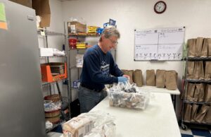 ‘Nobody needs to go hungry’: Edmond nonprofits try to fill void as shutdown disrupts SNAP benefits Oklahoma SNAP benefits