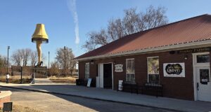 ‘People notice’: Chickasha leg lamp spurs economy as Warner Bros. complaint lingers Chickasha leg lamp